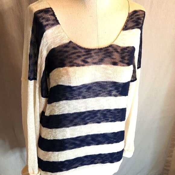 Womens Xhilaration Navy and Cream striped lightweight top size Medium - Picture 2 of 11